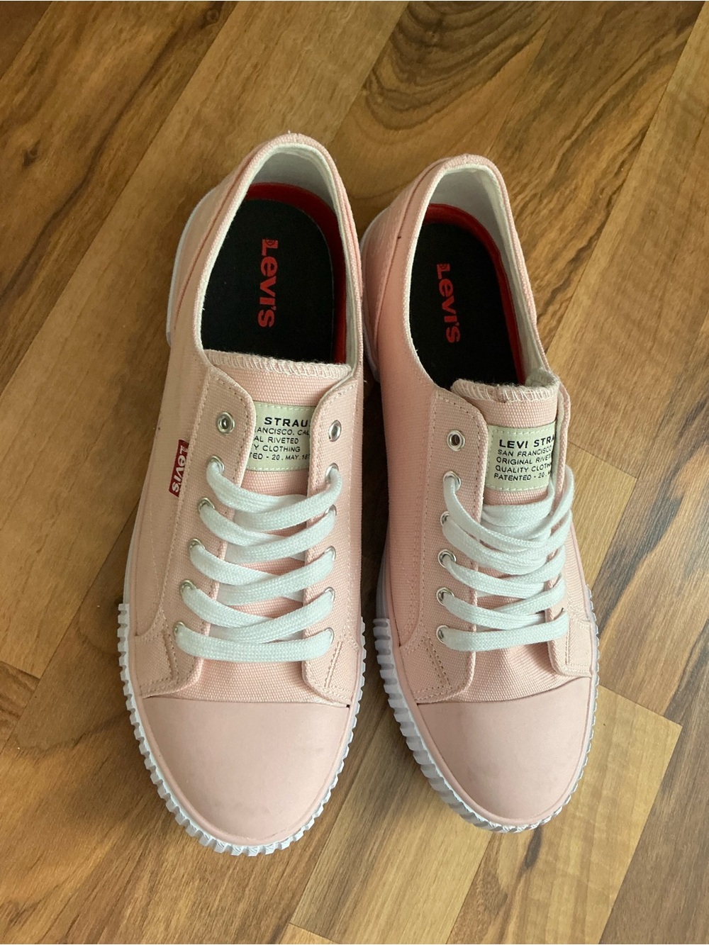 Levi's Light Pink /Peach Canvas Low-Top Sneakers with White Laces